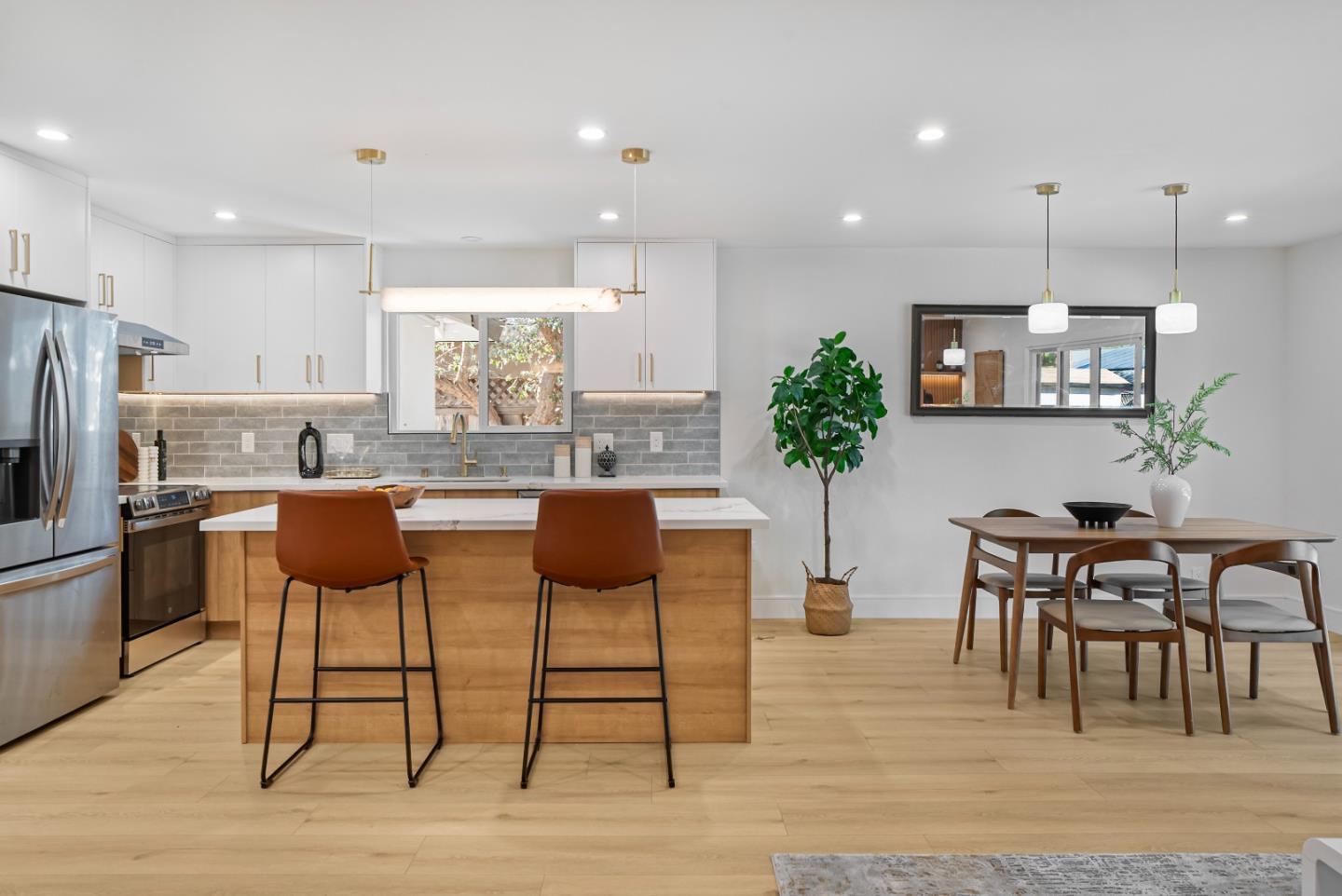 Detail Gallery Image 8 of 49 For 867 Ironwood Dr, San Jose,  CA 95125 - 4 Beds | 3/1 Baths