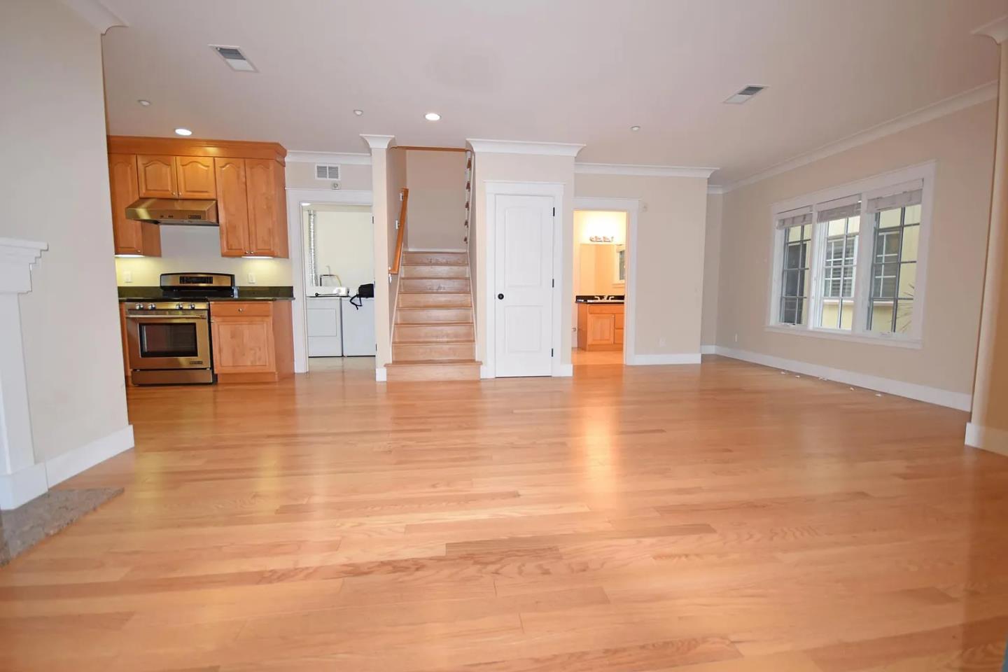 Detail Gallery Image 2 of 11 For 1705 Palm Ave, San Mateo,  CA 94402 - 2 Beds | 2/1 Baths