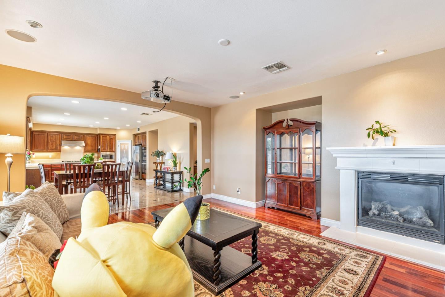 Detail Gallery Image 9 of 30 For 9632 Cherrywood Ct, Gilroy,  CA 95020 - 4 Beds | 3 Baths