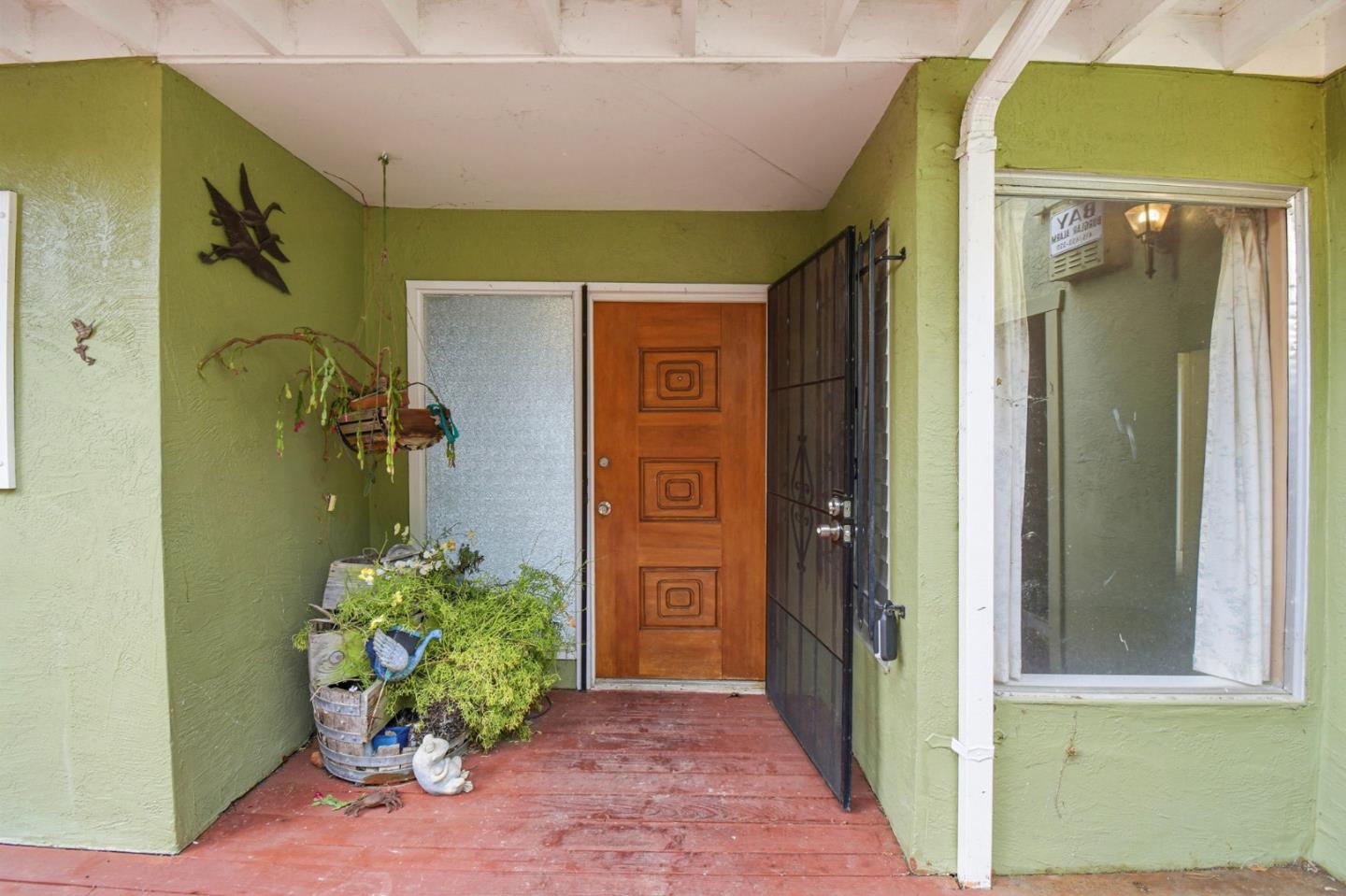 Detail Gallery Image 12 of 56 For 6077 Skyline Blvd, Oakland,  CA 94611 - 3 Beds | 2 Baths