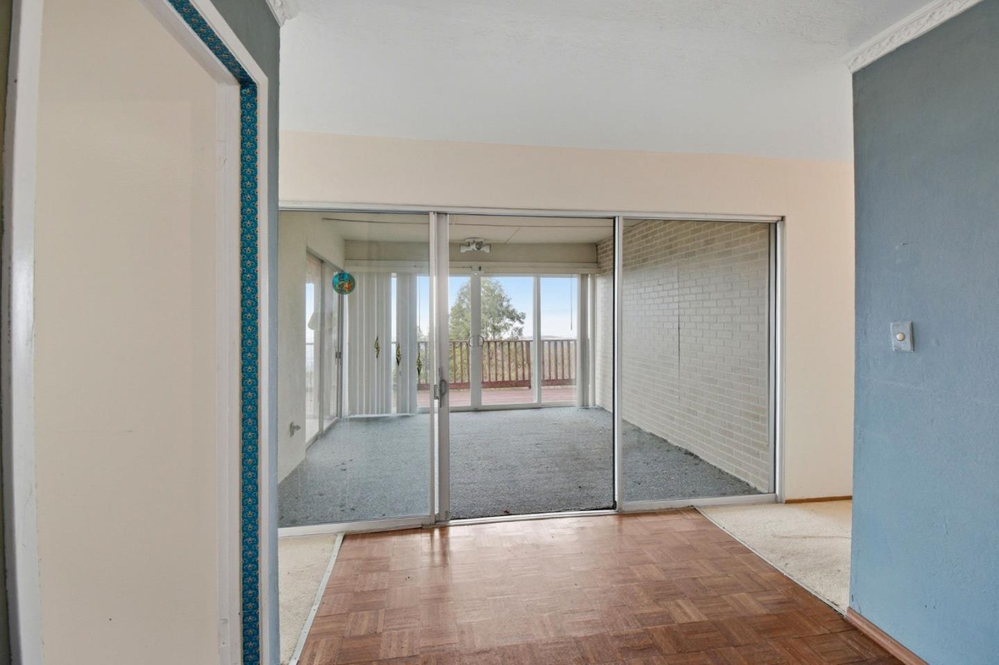 Detail Gallery Image 15 of 56 For 6077 Skyline Blvd, Oakland,  CA 94611 - 3 Beds | 2 Baths