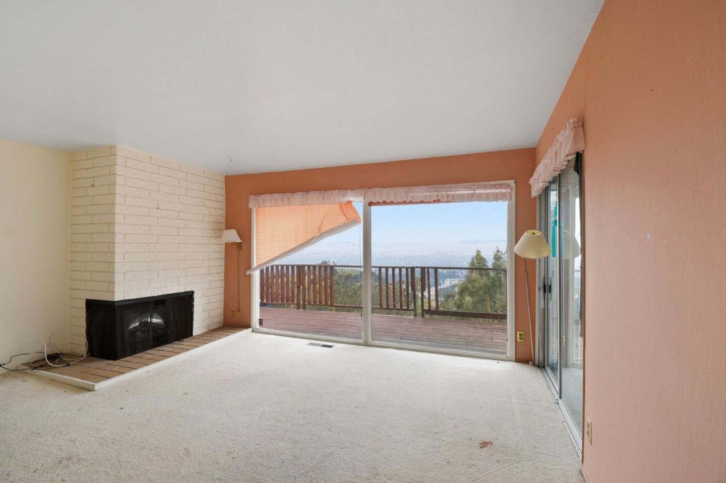 Detail Gallery Image 19 of 56 For 6077 Skyline Blvd, Oakland,  CA 94611 - 3 Beds | 2 Baths