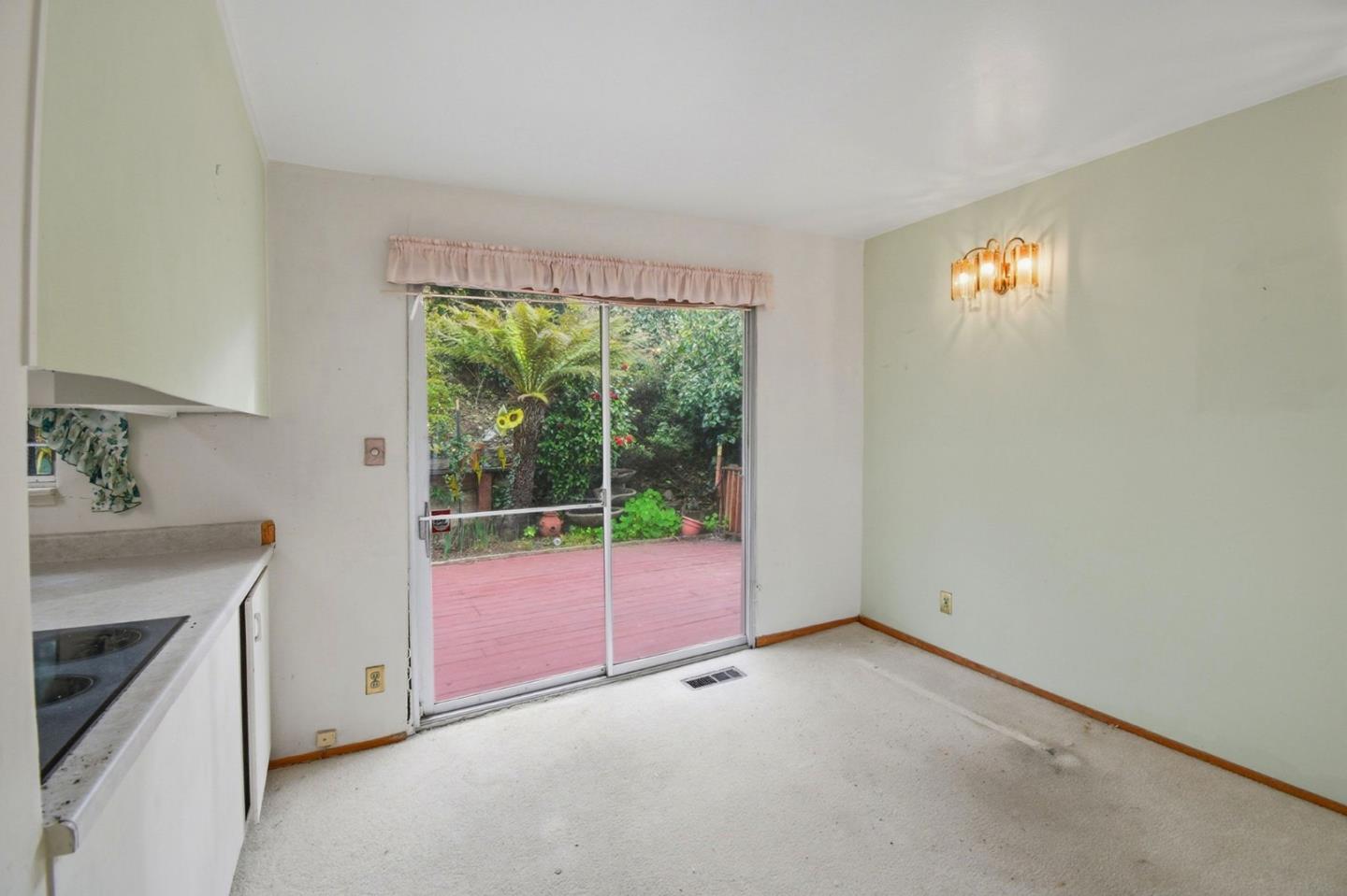 Detail Gallery Image 24 of 56 For 6077 Skyline Blvd, Oakland,  CA 94611 - 3 Beds | 2 Baths