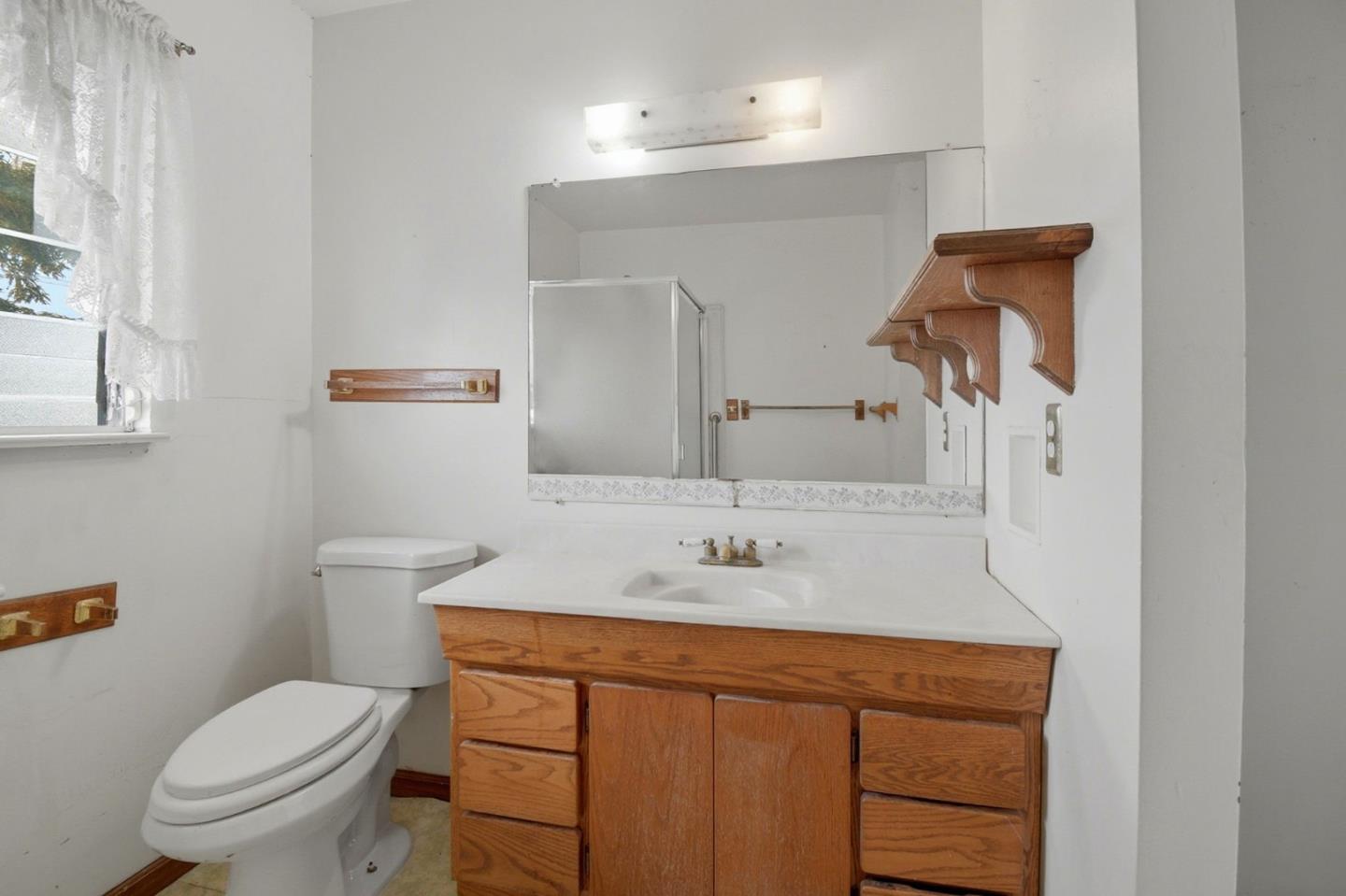 Detail Gallery Image 37 of 56 For 6077 Skyline Blvd, Oakland,  CA 94611 - 3 Beds | 2 Baths