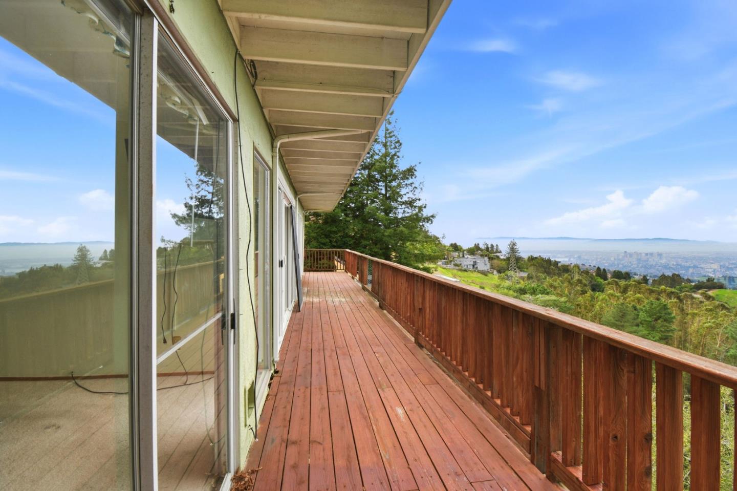 Detail Gallery Image 43 of 56 For 6077 Skyline Blvd, Oakland,  CA 94611 - 3 Beds | 2 Baths