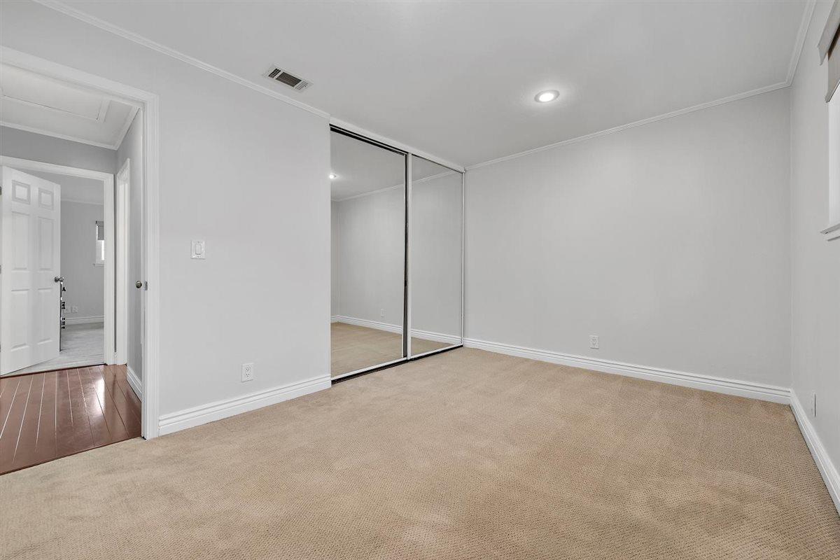 Detail Gallery Image 11 of 16 For 1 Comstock Queen Ct, Mountain View,  CA 94043 - 2 Beds | 1 Baths