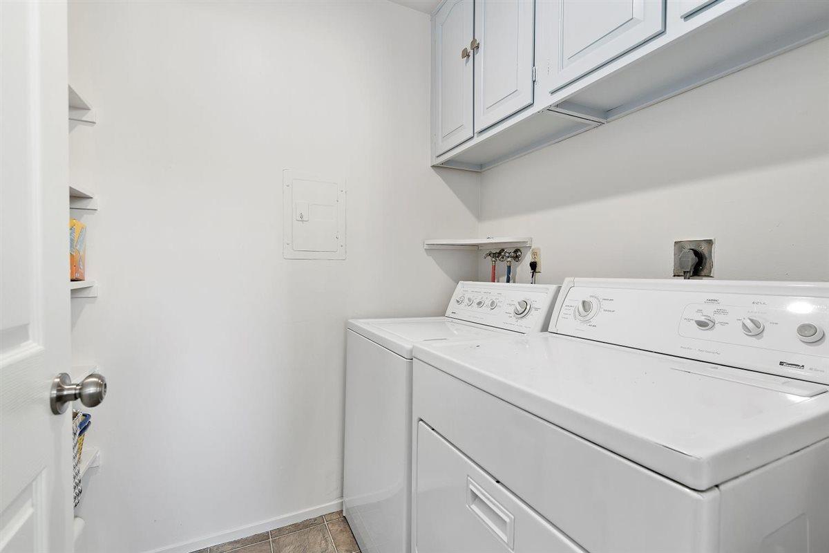 Detail Gallery Image 12 of 16 For 1 Comstock Queen Ct, Mountain View,  CA 94043 - 2 Beds | 1 Baths