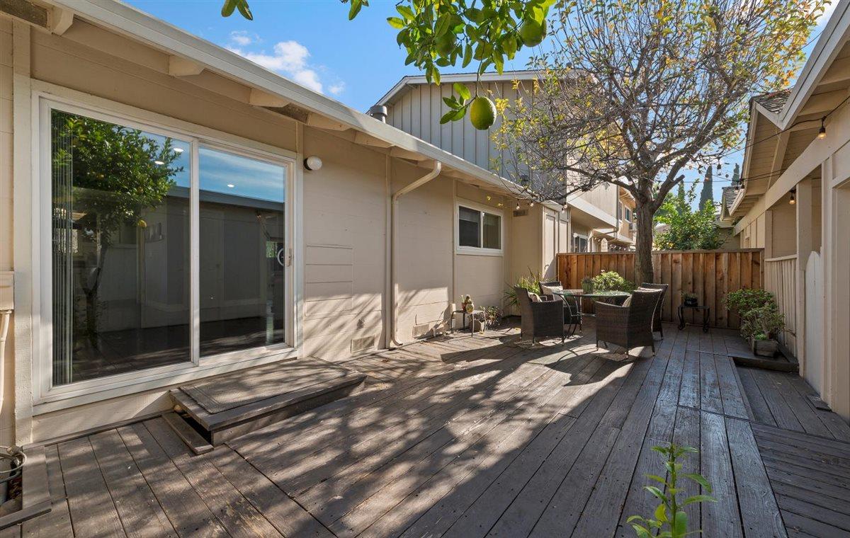 Detail Gallery Image 14 of 16 For 1 Comstock Queen Ct, Mountain View,  CA 94043 - 2 Beds | 1 Baths