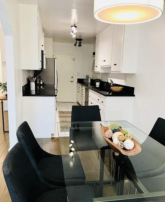 Detail Gallery Image 11 of 13 For 1045 N Kings Rd, West Hollywood,  CA 90069 - 1 Beds | 1 Baths