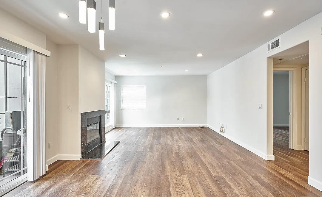 Detail Gallery Image 10 of 17 For 1036 S Serrano Ave, Los Angeles,  CA 90006 - 2 Beds | 2 Baths