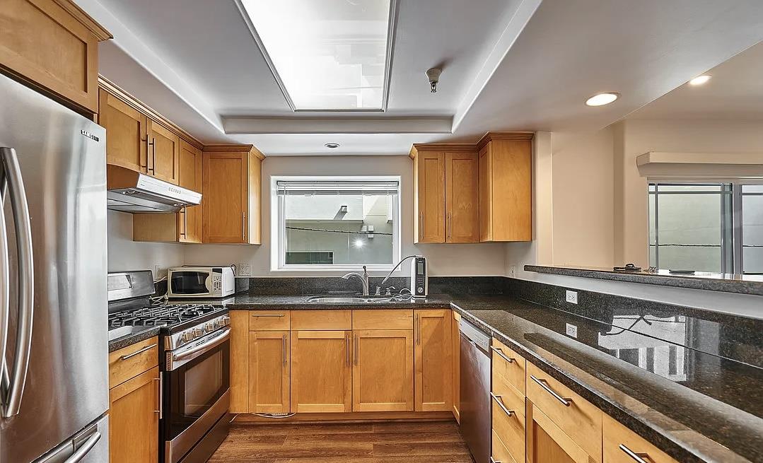 Detail Gallery Image 13 of 17 For 1036 S Serrano Ave, Los Angeles,  CA 90006 - 2 Beds | 2 Baths