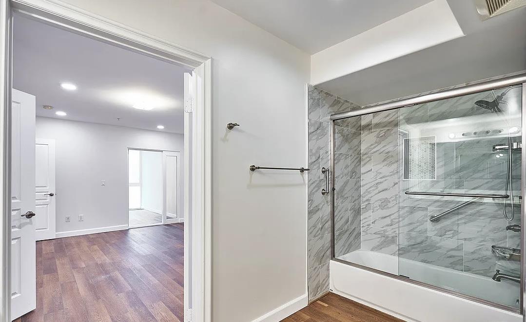 Detail Gallery Image 2 of 17 For 1036 S Serrano Ave, Los Angeles,  CA 90006 - 2 Beds | 2 Baths