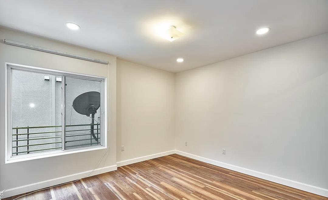 Detail Gallery Image 7 of 17 For 1036 S Serrano Ave, Los Angeles,  CA 90006 - 2 Beds | 2 Baths