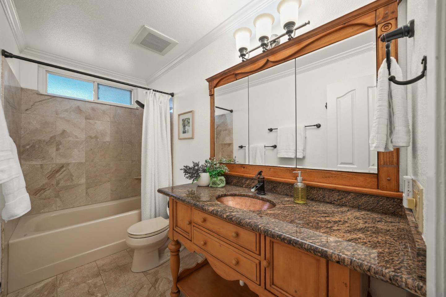 Detail Gallery Image 13 of 50 For 1430 Santa Maria Way, Sebastopol,  CA 95472 - 3 Beds | 2 Baths