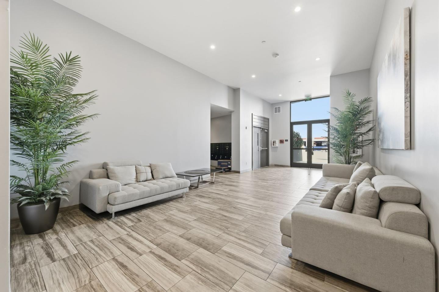 Detail Gallery Image 4 of 38 For 600 El Camino Real #309,  Belmont,  CA 94002 - 2 Beds | 2 Baths