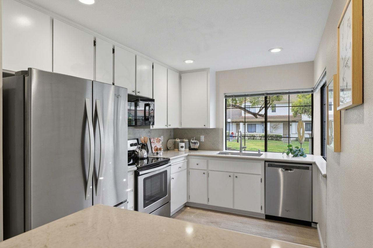 Detail Gallery Image 5 of 23 For 5445 Colony Green Dr, San Jose,  CA 95123 - 2 Beds | 1 Baths