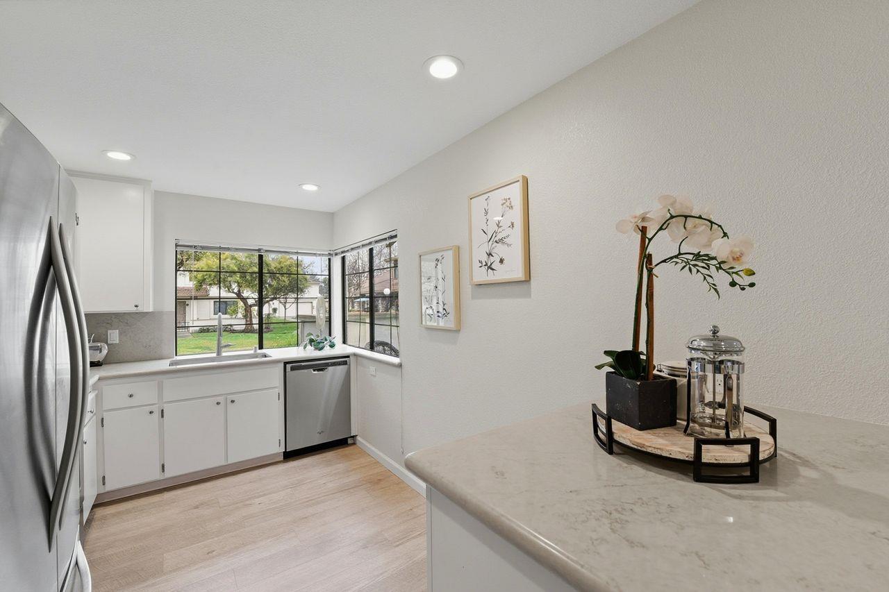 Detail Gallery Image 7 of 23 For 5445 Colony Green Dr, San Jose,  CA 95123 - 2 Beds | 1 Baths