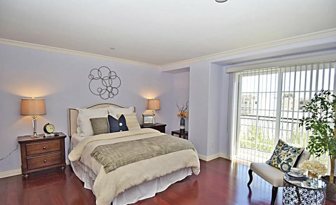 Front Image Thumbnail for ML82032306