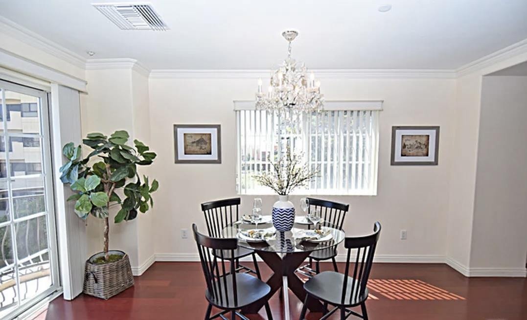 Detail Gallery Image 5 of 14 For 700 S Ardmore Ave, Los Angeles,  CA 90005 - 2 Beds | 2 Baths