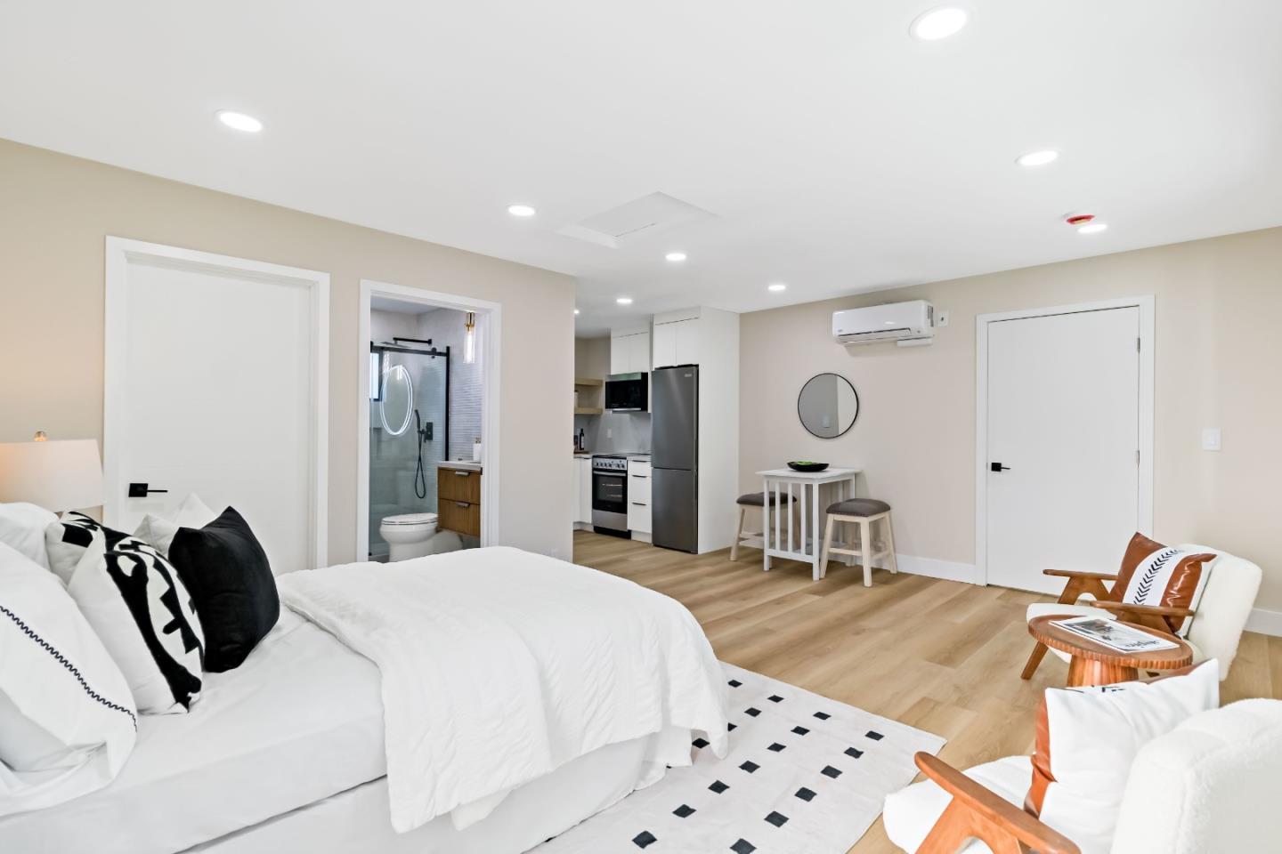 Detail Gallery Image 13 of 79 For 1707 Fruitdale Ave, San Jose,  CA 95128 - 4 Beds | 2 Baths