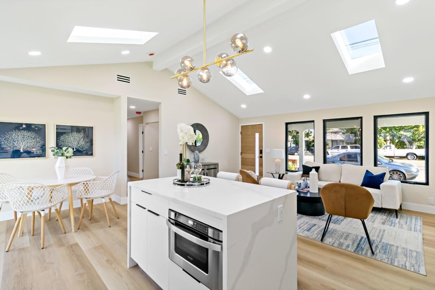 Detail Gallery Image 6 of 79 For 1707 Fruitdale Ave, San Jose,  CA 95128 - 4 Beds | 2 Baths