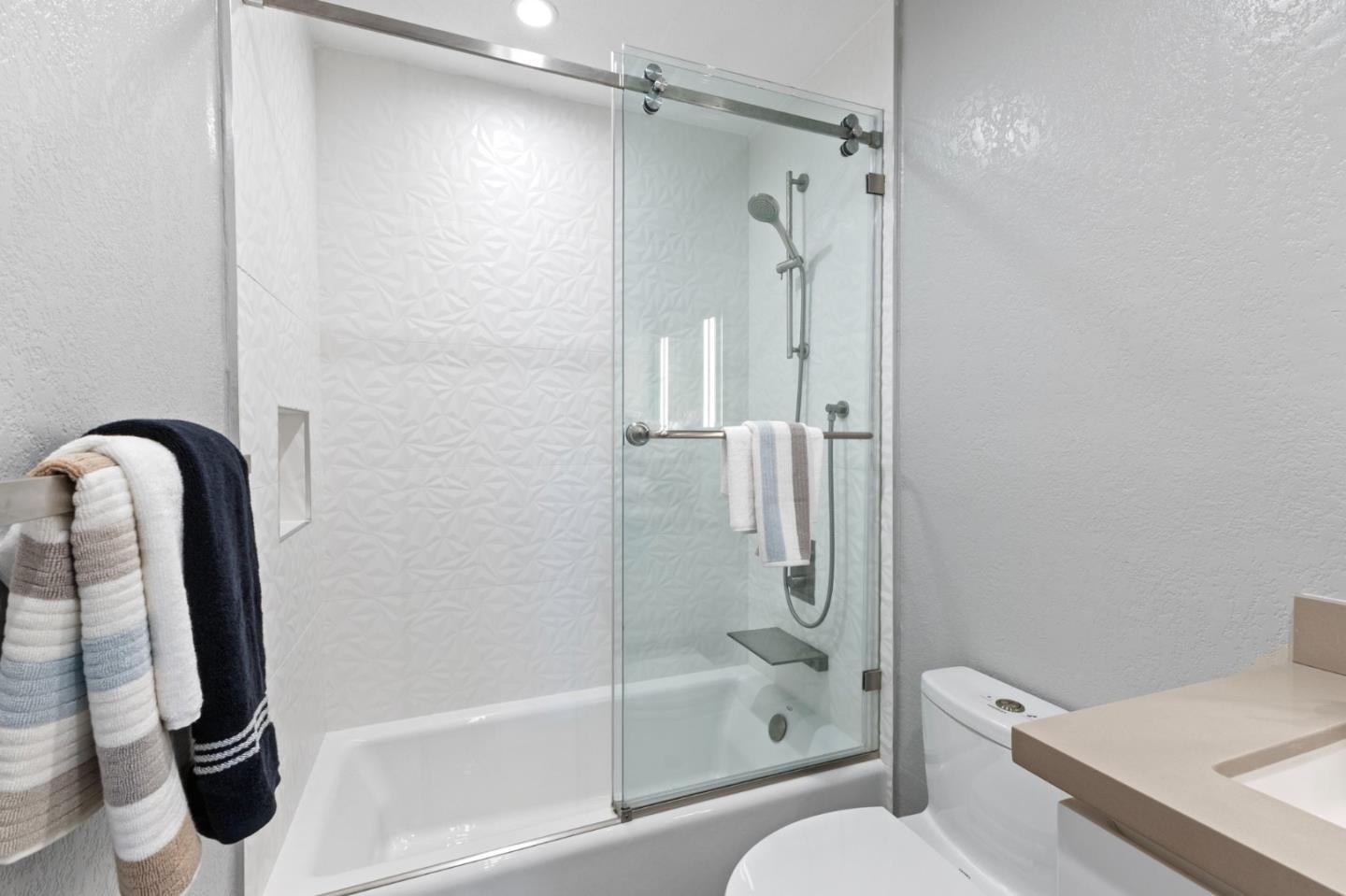 Photo #15: ML82032308 Listing: Photo #15