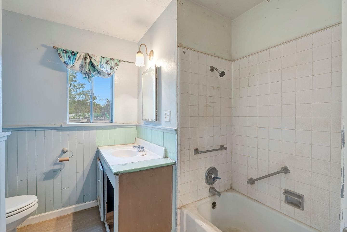 Detail Gallery Image 15 of 51 For 645 Buena Vista Ave, Gilroy,  CA 95020 - 3 Beds | 2 Baths