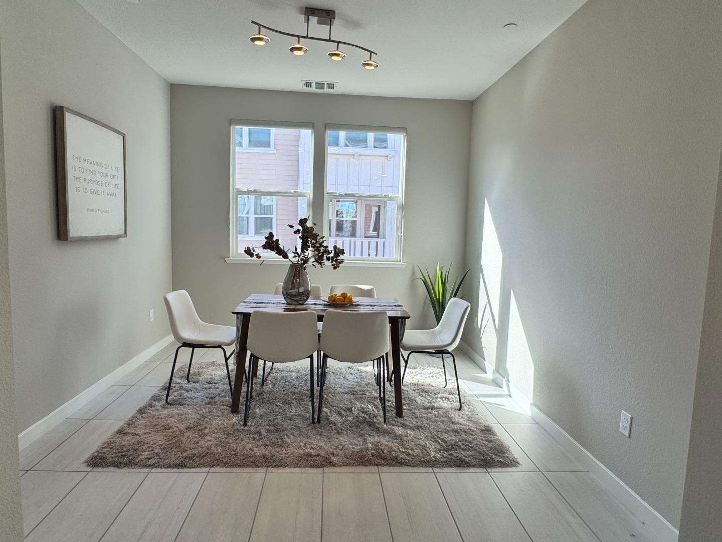 Detail Gallery Image 10 of 29 For 31 Tidal Way, San Mateo,  CA 94401 - 4 Beds | 3 Baths