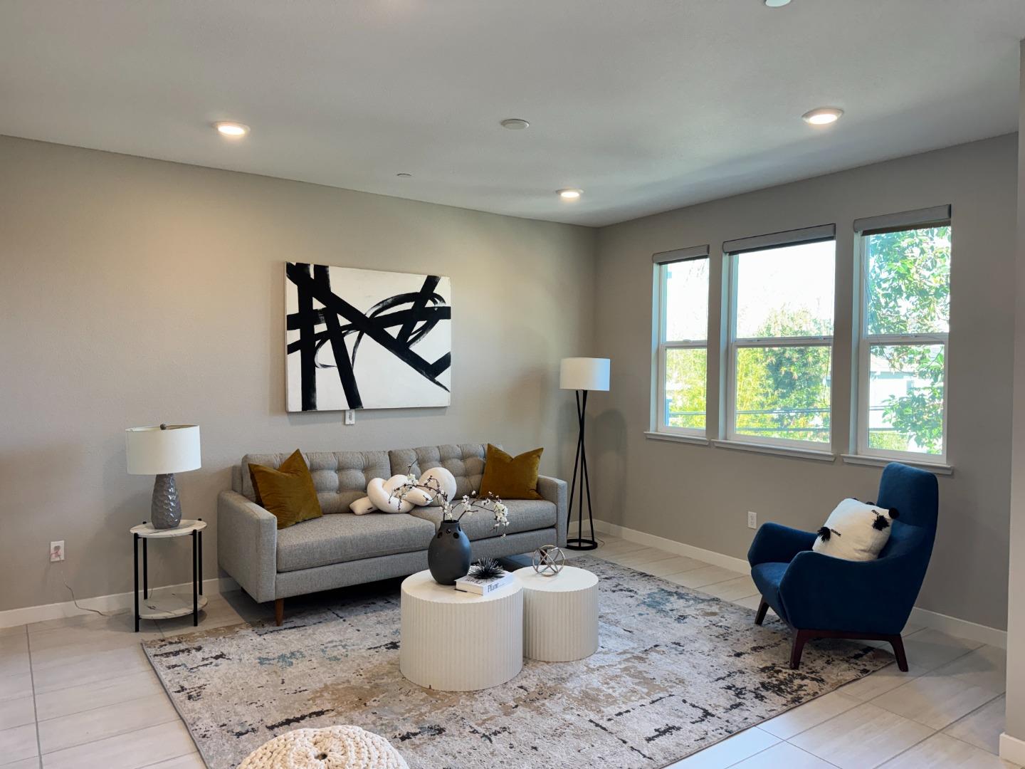 Detail Gallery Image 12 of 29 For 31 Tidal Way, San Mateo,  CA 94401 - 4 Beds | 3 Baths