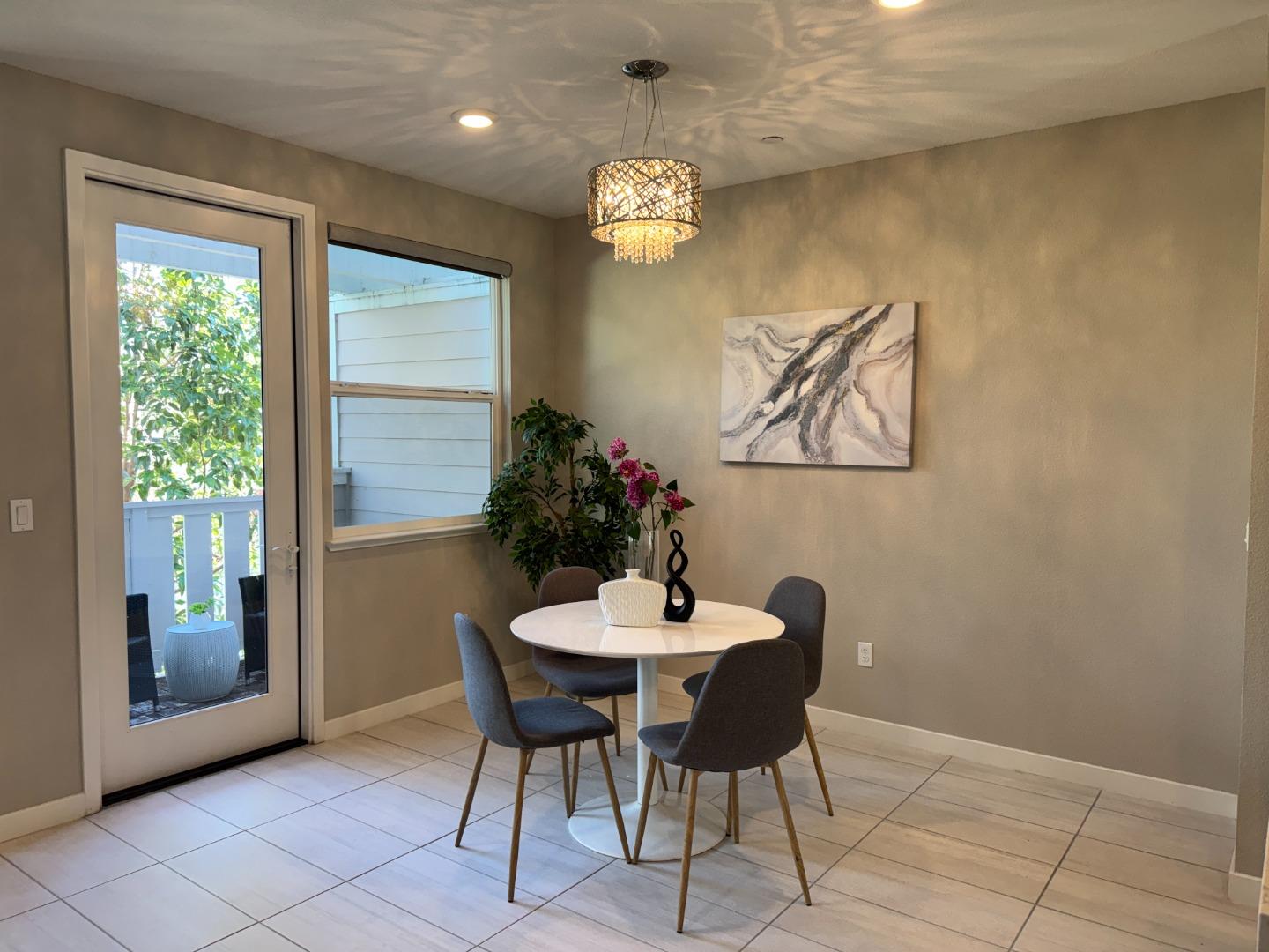 Detail Gallery Image 13 of 29 For 31 Tidal Way, San Mateo,  CA 94401 - 4 Beds | 3 Baths