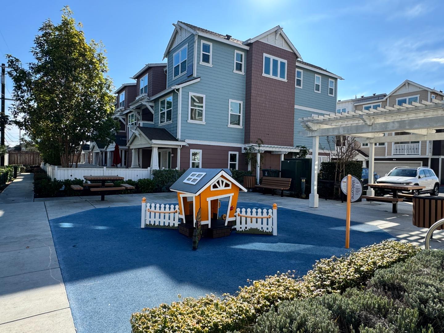 Detail Gallery Image 28 of 29 For 31 Tidal Way, San Mateo,  CA 94401 - 4 Beds | 3 Baths