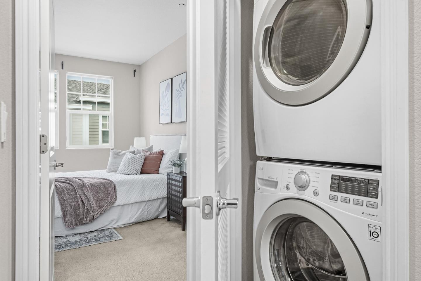 Detail Gallery Image 32 of 65 For 346 Circuit Way, Mountain View,  CA 94043 - 3 Beds | 3/1 Baths