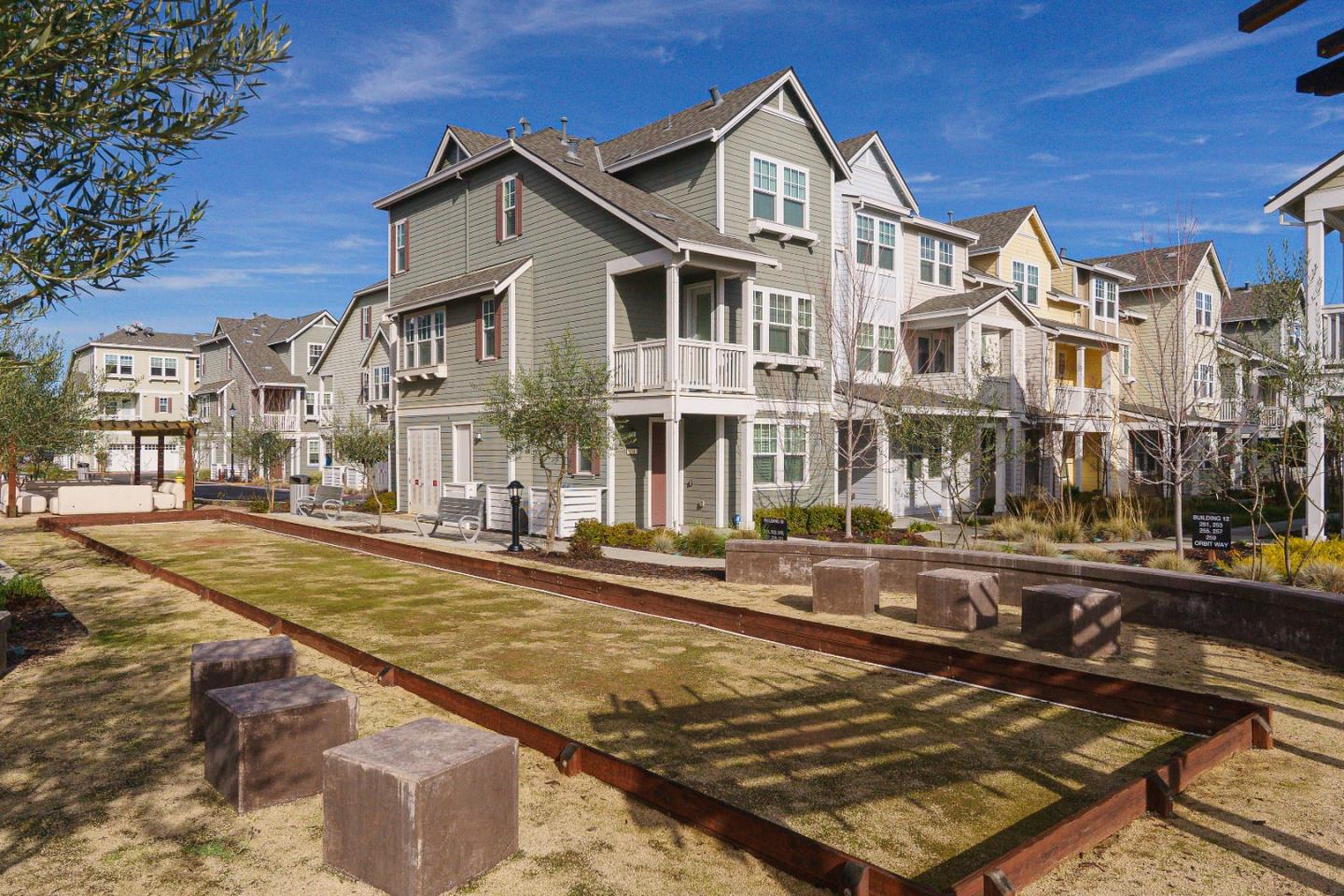 Detail Gallery Image 37 of 65 For 346 Circuit Way, Mountain View,  CA 94043 - 3 Beds | 3/1 Baths