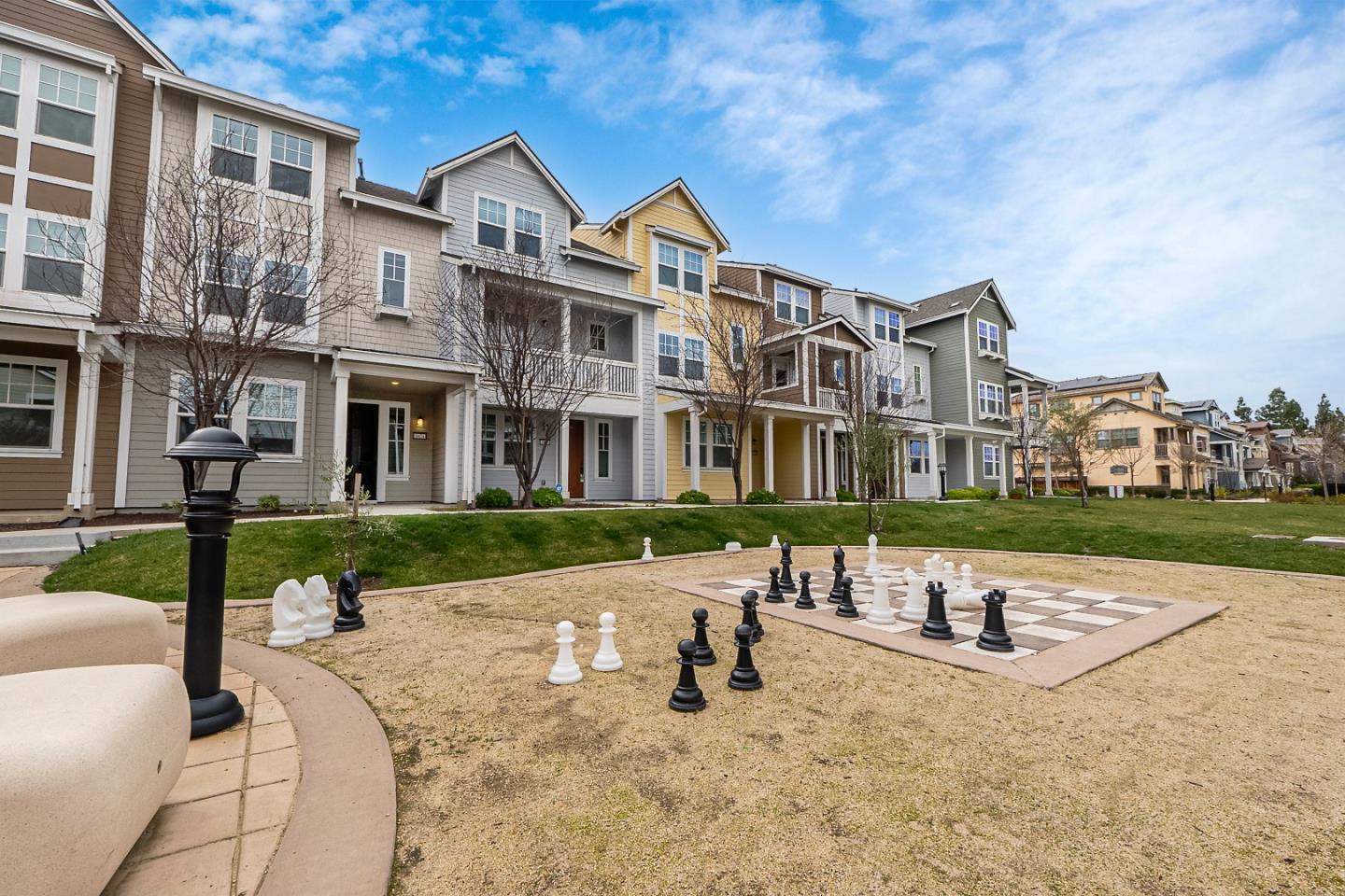 Detail Gallery Image 39 of 65 For 346 Circuit Way, Mountain View,  CA 94043 - 3 Beds | 3/1 Baths