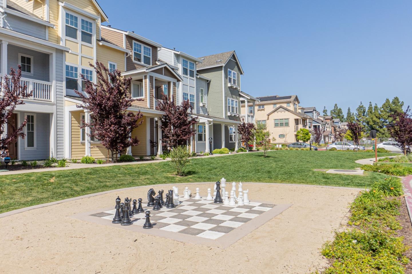 Detail Gallery Image 40 of 65 For 346 Circuit Way, Mountain View,  CA 94043 - 3 Beds | 3/1 Baths