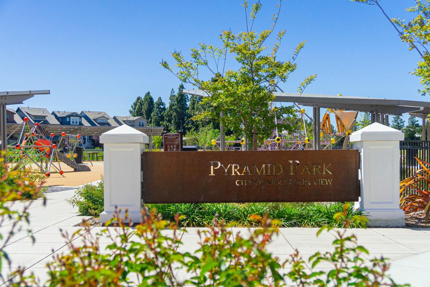 Detail Gallery Image 42 of 65 For 346 Circuit Way, Mountain View,  CA 94043 - 3 Beds | 3/1 Baths