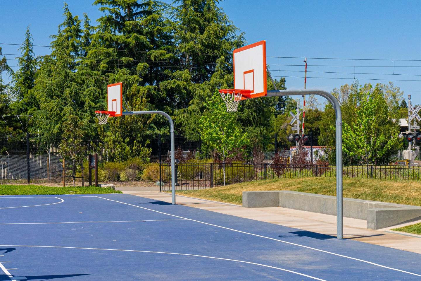 Detail Gallery Image 52 of 65 For 346 Circuit Way, Mountain View,  CA 94043 - 3 Beds | 3/1 Baths