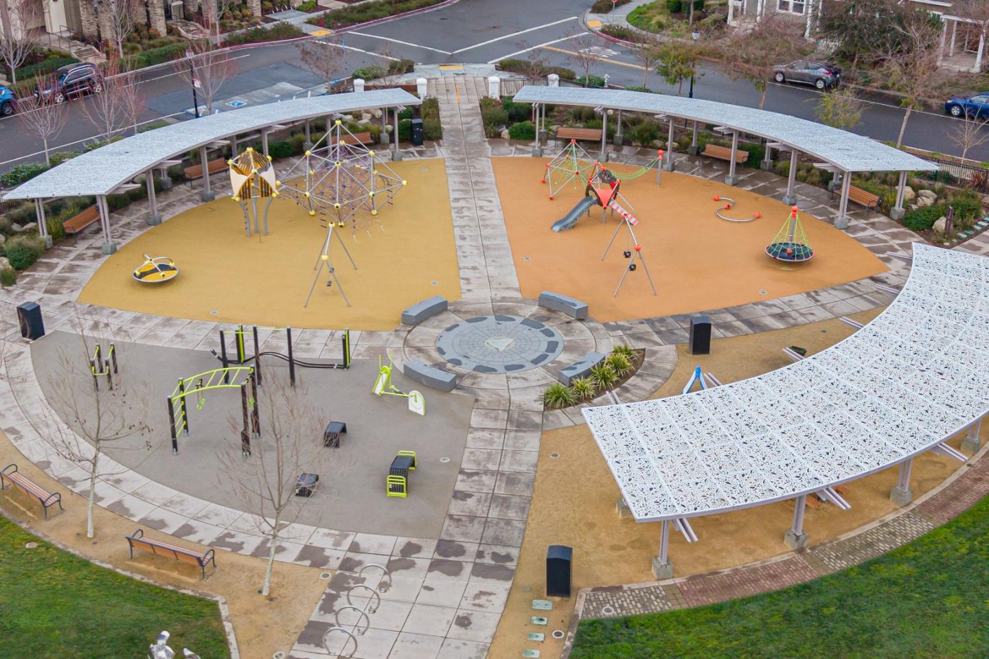 Detail Gallery Image 58 of 65 For 346 Circuit Way, Mountain View,  CA 94043 - 3 Beds | 3/1 Baths