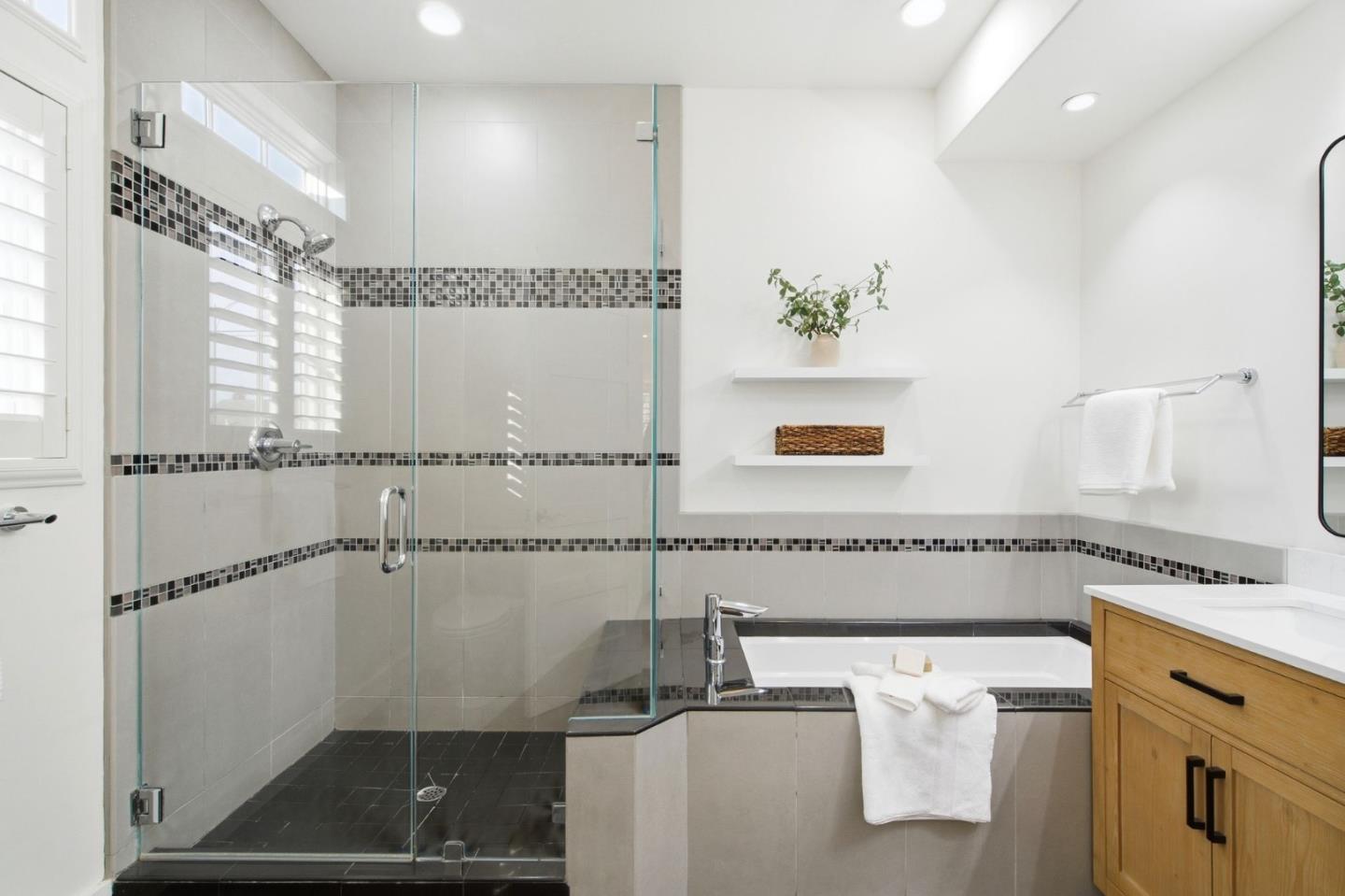 Detail Gallery Image 23 of 65 For 15681 Camino Del Cerro, Los Gatos,  CA 95032 - 5 Beds | 3/1 Baths