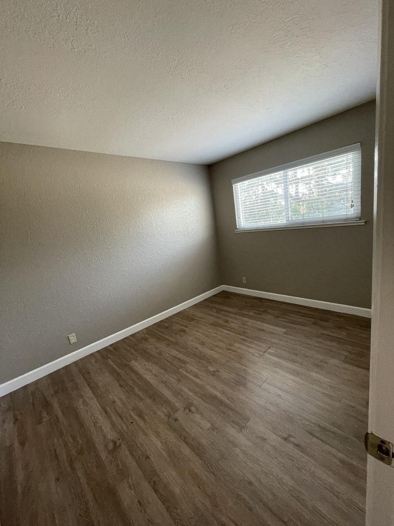 Detail Gallery Image 6 of 13 For 7530 Rogers Ln, Gilroy,  CA 95020 - – Beds | – Baths