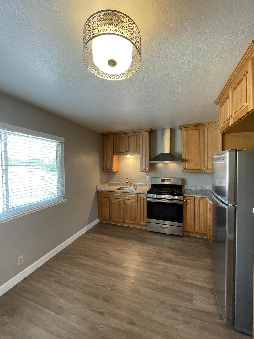 Detail Gallery Image 8 of 13 For 7530 Rogers Ln, Gilroy,  CA 95020 - – Beds | – Baths