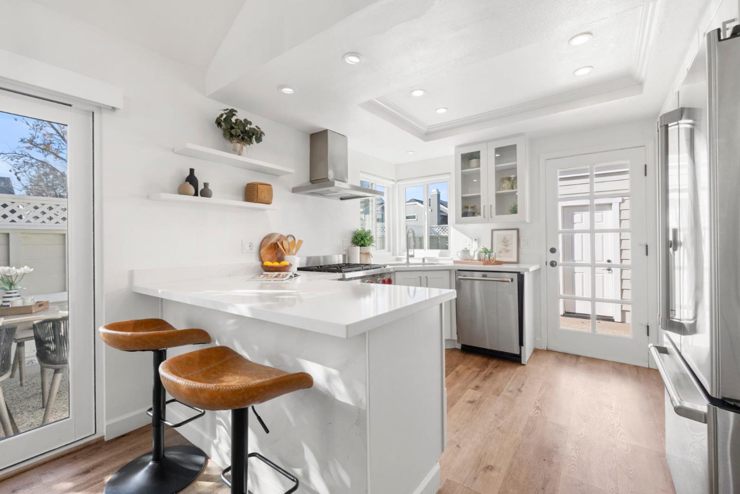 Detail Gallery Image 10 of 47 For 741 Newport Cir, Redwood City,  CA 94065 - 2 Beds | 2 Baths