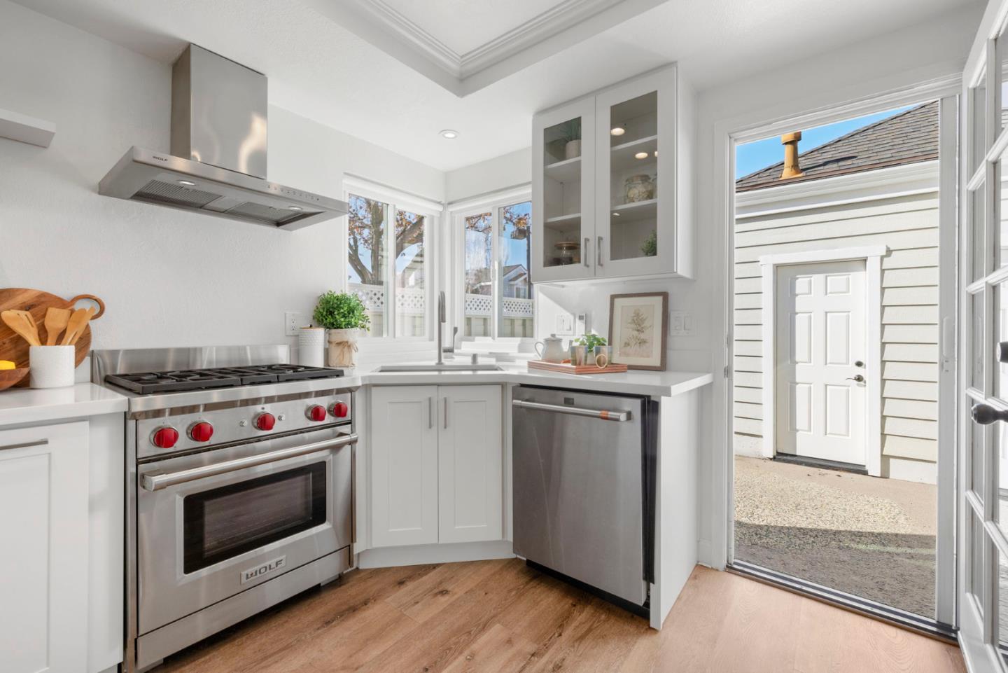 Detail Gallery Image 13 of 47 For 741 Newport Cir, Redwood City,  CA 94065 - 2 Beds | 2 Baths