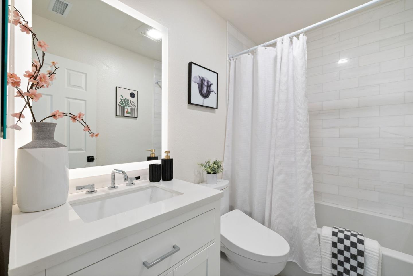 Detail Gallery Image 27 of 47 For 741 Newport Cir, Redwood City,  CA 94065 - 2 Beds | 2 Baths