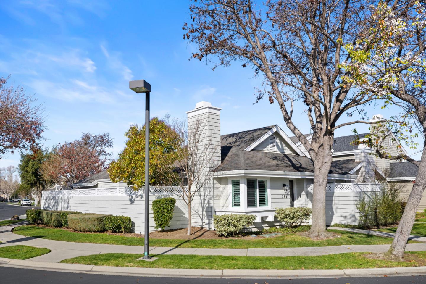 Detail Gallery Image 34 of 47 For 741 Newport Cir, Redwood City,  CA 94065 - 2 Beds | 2 Baths