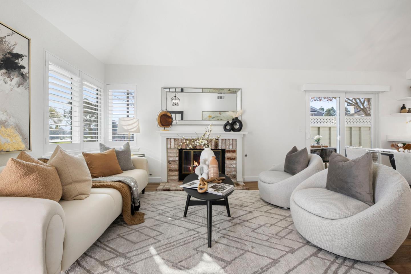 Detail Gallery Image 4 of 47 For 741 Newport Cir, Redwood City,  CA 94065 - 2 Beds | 2 Baths