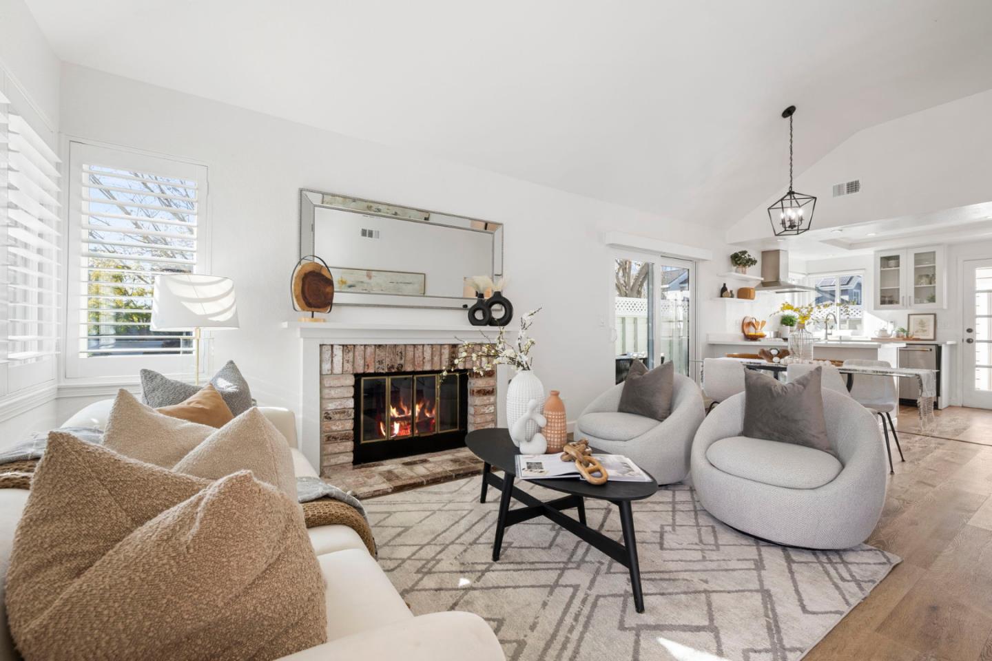 Detail Gallery Image 7 of 47 For 741 Newport Cir, Redwood City,  CA 94065 - 2 Beds | 2 Baths