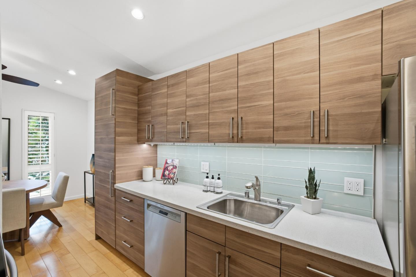 Detail Gallery Image 10 of 38 For 4117 George Ave #4,  San Mateo,  CA 94403 - 1 Beds | 1 Baths