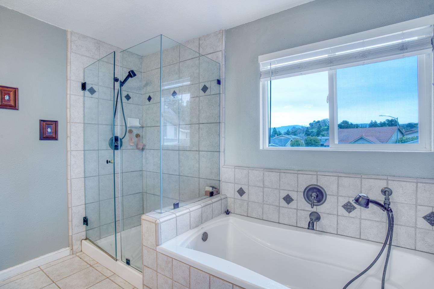 Detail Gallery Image 16 of 33 For 14515 De Anza Ct, Morgan Hill,  CA 95037 - 4 Beds | 2/1 Baths