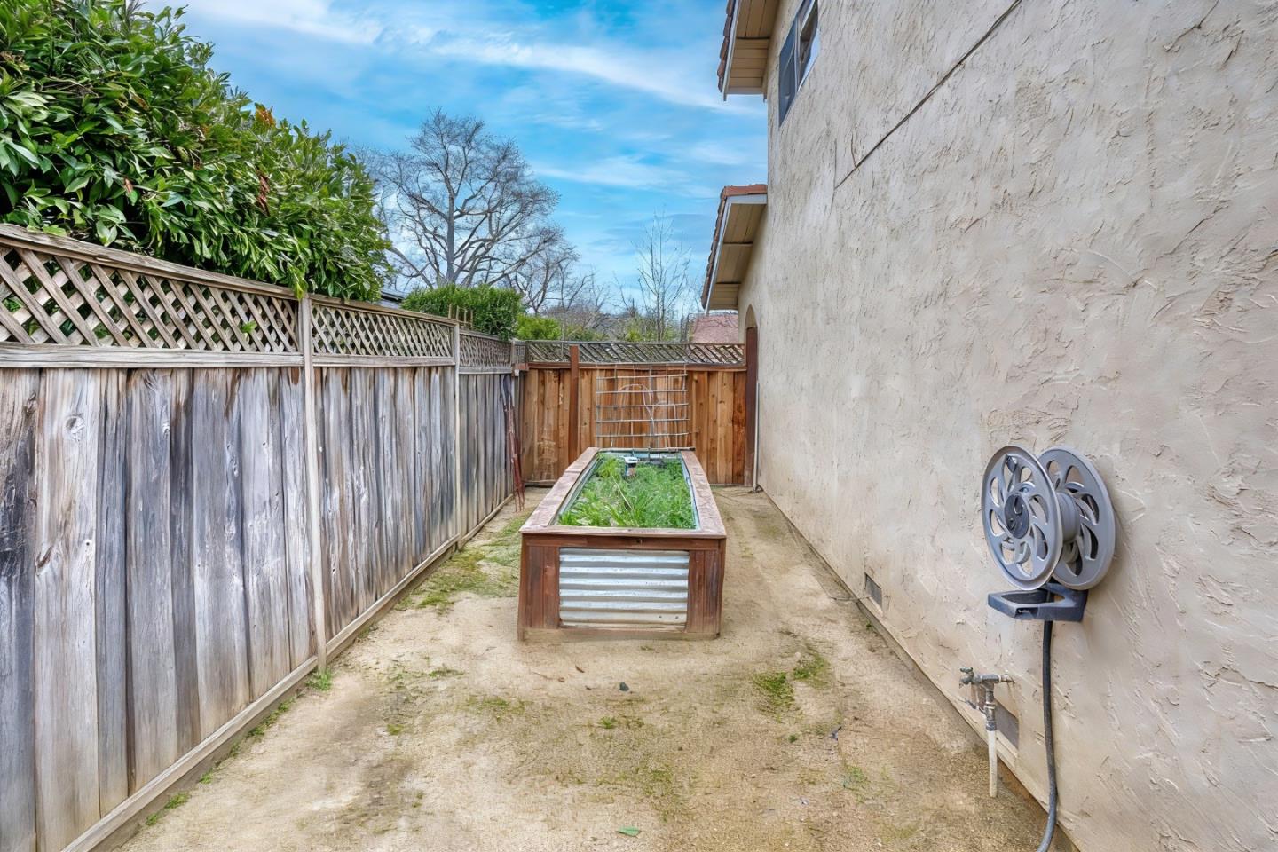 Detail Gallery Image 27 of 33 For 14515 De Anza Ct, Morgan Hill,  CA 95037 - 4 Beds | 2/1 Baths